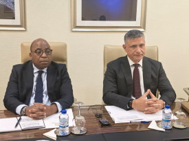 Ministro da Energia e &Aacute;guas, Jo&atilde;o Baptista Borges (dir.), reuniu-se com Junaid Kamal, Vice-presidente da Ag&ecirc;ncia Multilateral de Garantia de Investimento do Banco Mundial - Cedida