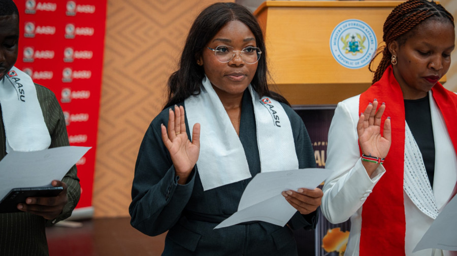 Membros da direc&ccedil;&atilde;o da associa&ccedil;&atilde;o de estudantes de toda &Aacute;frica