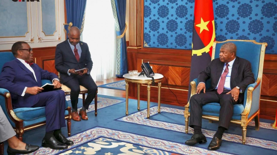 Presidente da Rep&uacute;blica e em exerc&iacute;cio da Uni&atilde;o Africana, Jo&atilde;o Louren&ccedil;o, recebeu em audi&ecirc;ncia o co-fundador da Cimeira Global de Investimento em &Aacute;frica, Akinwumi Adesina