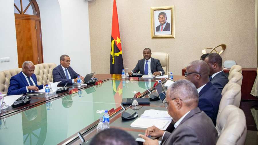 Primeira reuni&atilde;o do Conselho de Coordena&ccedil;&atilde;o do Sistema de Inspec&ccedil;&atilde;o Econ&oacute;mica, orientada pelo ministro de Estado Dion&iacute;sio da Fonseca