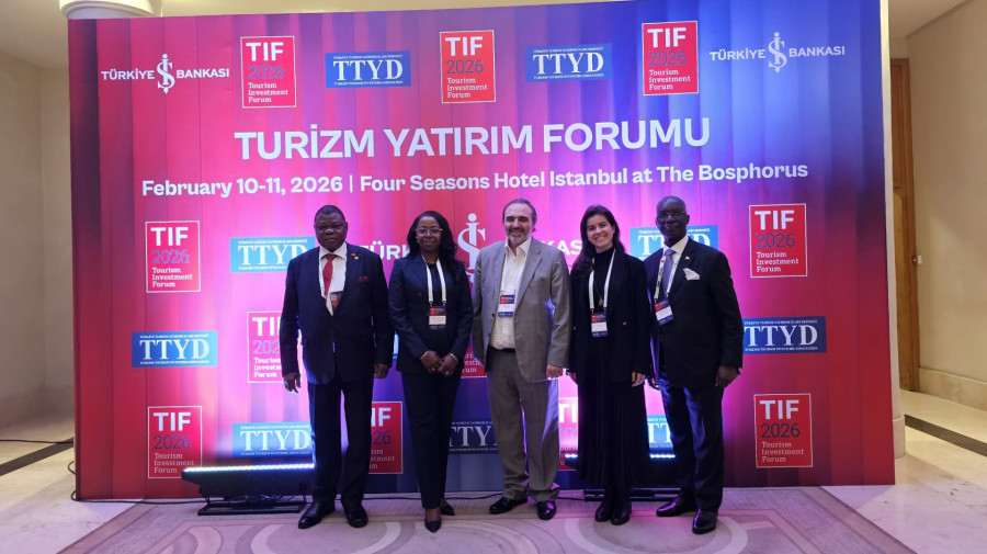 Delega&ccedil;&atilde;o angolana no F&oacute;rum da Turquia 