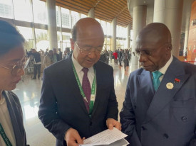 Ministro das Rela&ccedil;&otilde;es Exteriores, T&eacute;te Ant&oacute;nio, re&uacute;ne-se, em Adis Abeba, com enviado especial da China - MIREX