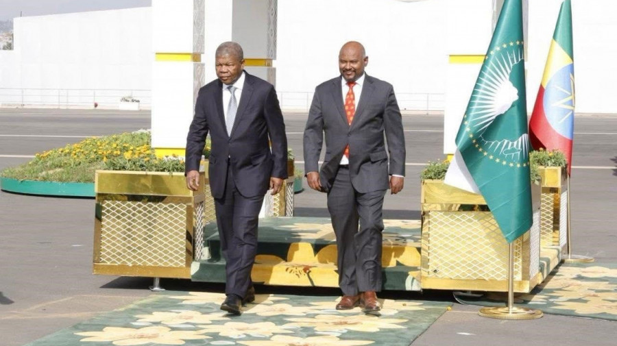 Presidente da Rep&uacute;blica, Jo&atilde;o Louren&ccedil;o, &agrave; sua chegada a Adis Abeba (Eti&oacute;pia) para participar na Cimeira da Uni&atilde;o Africana