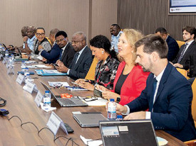 Participantes a mesa redonda "Criando Sucesso Juntos", promovida pelo Minist&eacute;rio dos Transportes - DR