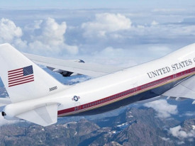 Air Force One ser&aacute; pintado com cores favoritas de Trump - DR