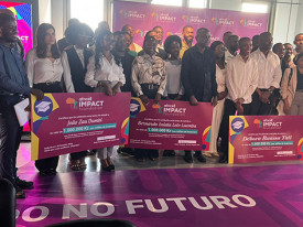 Jovens contemplados pela Africell - DR