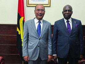 Ministro T&eacute;te Ant&oacute;nio com embaixador da China  - DR