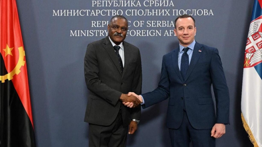 Angola e S&eacute;rvia abordam coopera&ccedil;&atilde;o 