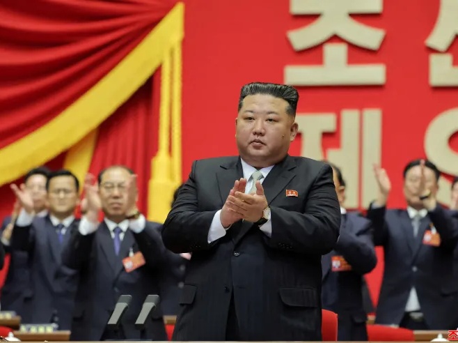 L&iacute;der norte-coreano reeleito chefe do Partido dos Trabalhadores