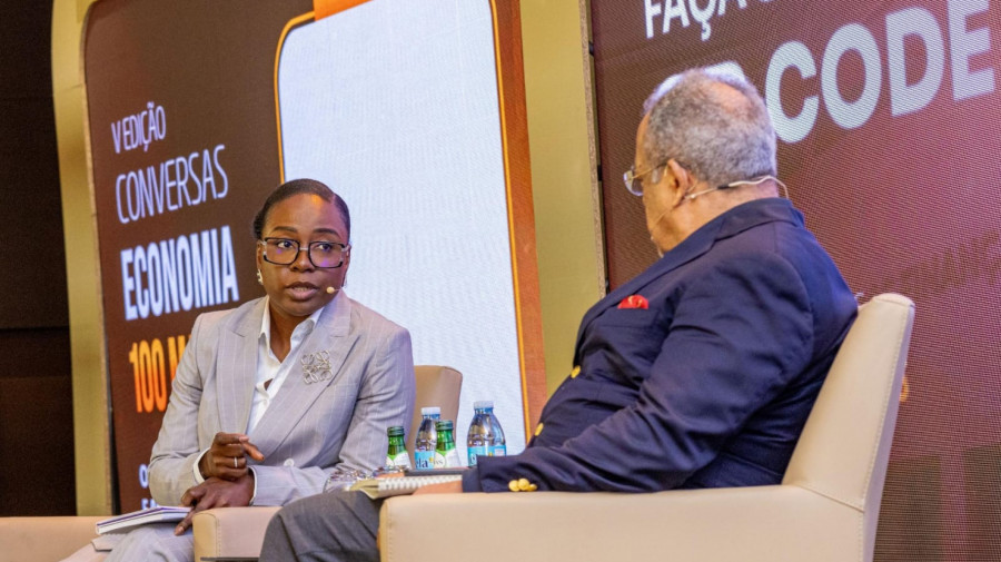 Ministra das Finan&ccedil;as, Vera Daves de Sousa, foi a convidada da quinta edi&ccedil;&atilde;o do programa "Conversas 100 Makas"