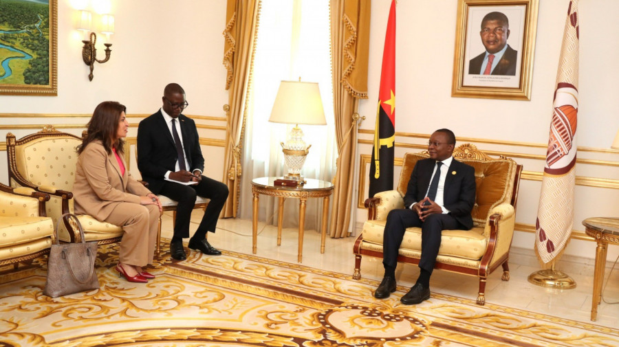 Presidente da Assembleia Nacional, Ad&atilde;o de Almeida, reuniu-se com a embaixadora do Egipto acreditada em Angola, Neveen El-Husseiny