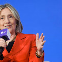 Hillary Clinton pede que Trump seja questionado sobre la&ccedil;os com Epstein