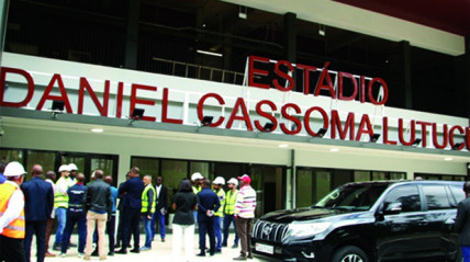 Estádio Daniel Cassoma Lutucuta inaugurado na cidade do Huambo - Edições Novembro