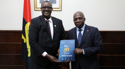 Ministro das Relações Exteriores, Téte António recebeu as Cartas Credenciais do novo representante em Angola da FAO, Jean Baptiste Bahama - MIREX