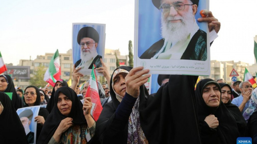 Ir&atilde;o em choque ap&oacute;s an&uacute;ncio da morte do seu l&iacute;der supremo