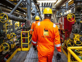 Sector petrol&iacute;fero em Angola (Arquivo) - DR