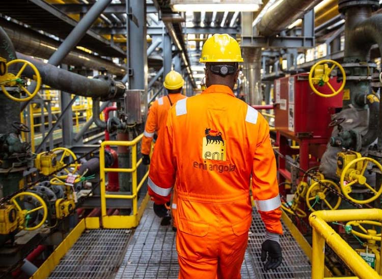 Sector petrol&iacute;fero em Angola (Arquivo)