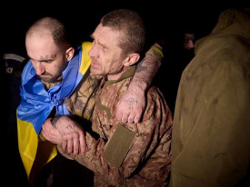 Ucr&acirc;nia e R&uacute;ssia trocam 200 prisioneiros de cada lado - DR