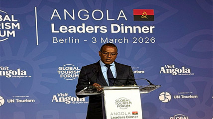 Ministro de Estado para a Coordenação Económica, José de Lima Massano, discursa num dos actos da Feira Internacional de Turismo de Berlim 2026 - DR