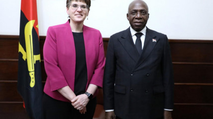 Ministro Téte António com a  encarregada de negócios dos EUA - MIREX