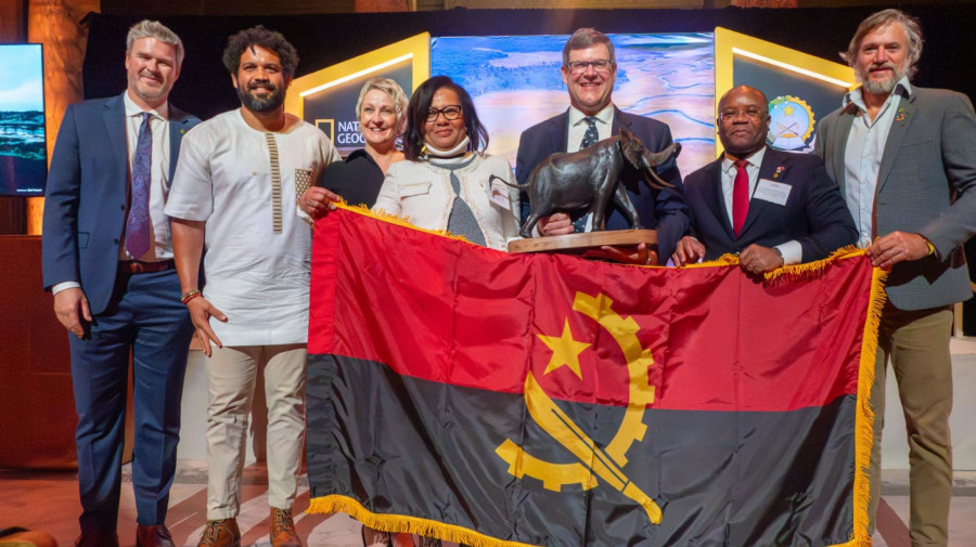 Membros da embaixada de Angola e da National Geographic