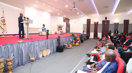 Presidente da Assembleia Nacional, Adão de Almeida, preside, no Huambo segundo Retiro sobre administração parlamentar - Assembleia Nacional