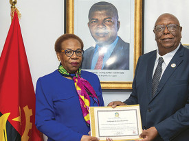 Ministro da Cultura e a embaixadora Maria C&acirc;ndida Pereira Teixeira - DR