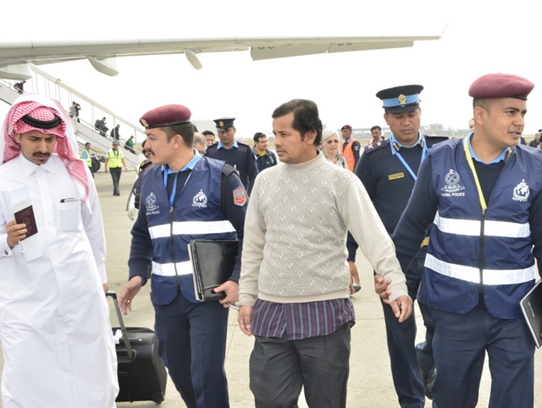 Mais de 300 detidos por publicarem "rumores" e imagens de ataques