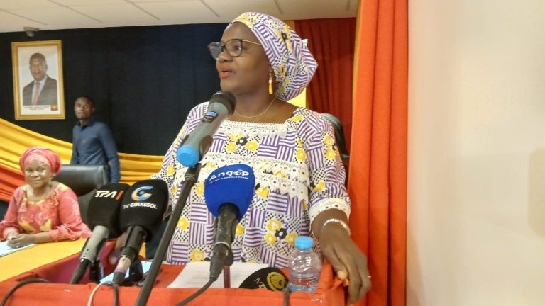 Nova secret&aacute;ria-geral da OMA, Carlota Dias, inicia fun&ccedil;&otilde;es