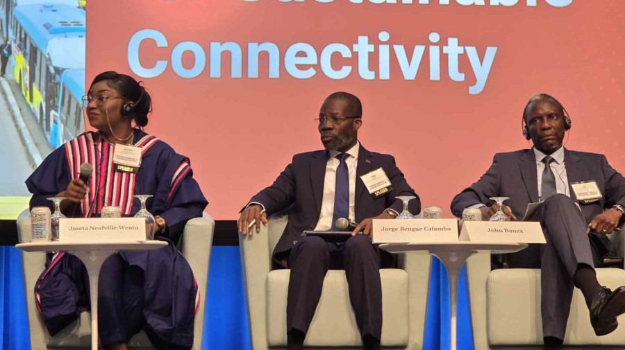 Secret&aacute;rio de Estado para os Transportes Terrestres, Jorge Bengue (ao centro)