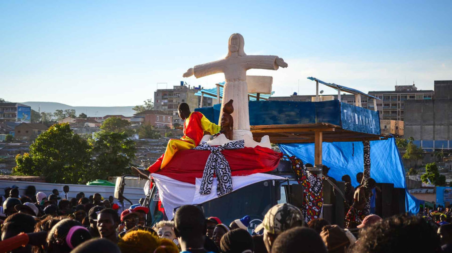 Governo da Hu&iacute;la homenageia figuras hist&oacute;ricas do Carnaval