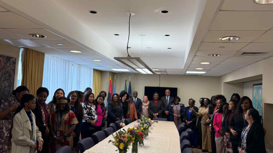 Cerim&oacute;nia organizada pela Miss&atilde;o Permanente de Angola na ONU 