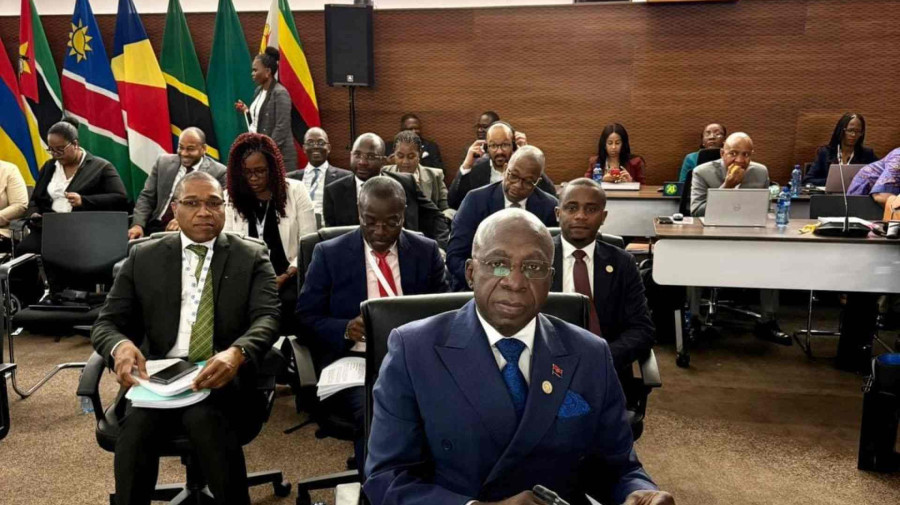 Ministro T&eacute;te Ant&oacute;nio na reuni&atilde;o da SADC, em Pret&oacute;ria, &Aacute;frica do Sul 