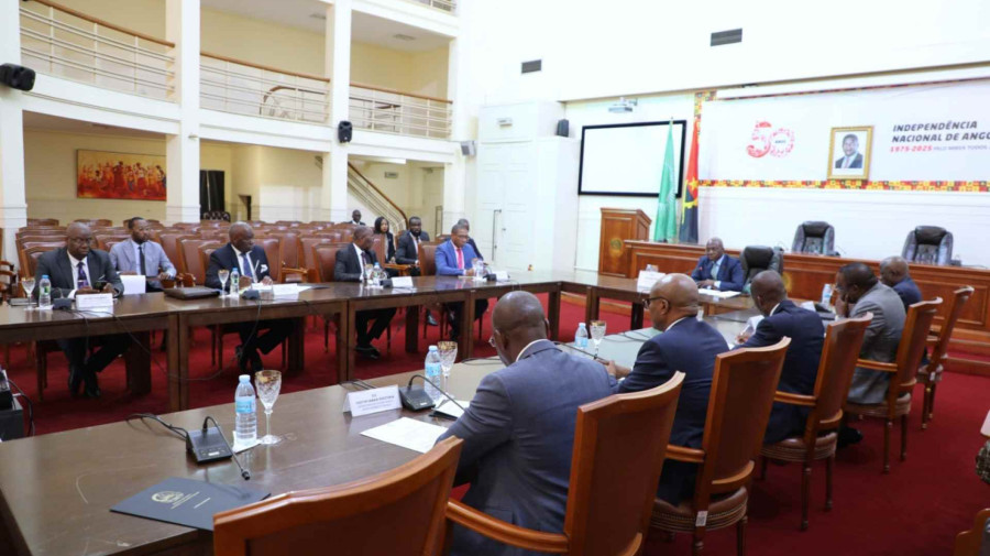 Comiss&atilde;o multissectorial aborda situa&ccedil;&atilde;o dos cidad&atilde;os angolanos no M&eacute;dio Oriente
