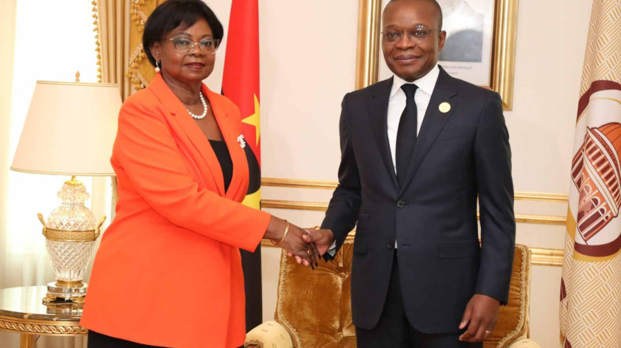 Presidente da Assembleia Nacional, Ad&atilde;o de Almeida, recebeu em audi&ecirc;ncia embaixadora de Mo&ccedil;ambique acreditada em Angola, Osvalda Joana