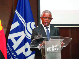 Ministro de Estado e chefe da Casa Militar do Presidente da Rep&uacute;blica, Francisco Pereira Furtado, orienta Col&oacute;quio sobre Vandalismo de Bens e Servi&ccedil;os P&uacute;blicos - Edi&ccedil;&otilde;es Novembro