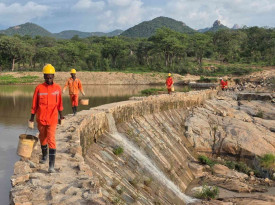 Quarenta e tr&ecirc;s represas est&atilde;o a ser reabilitadas, em sete munic&iacute;pios da prov&iacute;ncia do Namibe - Cedida