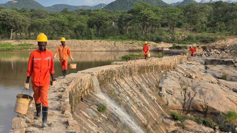 Quarenta e tr&ecirc;s represas est&atilde;o a ser reabilitadas, em sete munic&iacute;pios da prov&iacute;ncia do Namibe