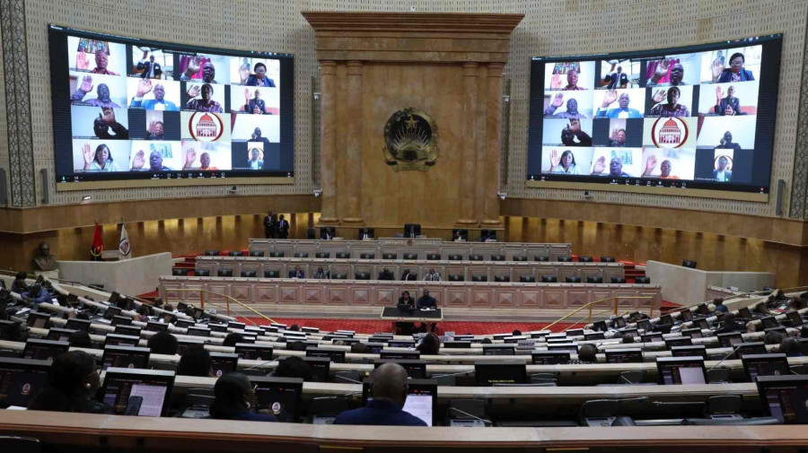 Plen&aacute;ria da Assembleia Nacional aprova propostas de leis e resolu&ccedil;&otilde;es