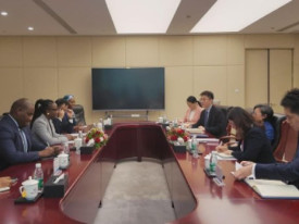 Ministra das Finan&ccedil;as, Vera Daves de Sousa, encontrou-se com a Vice-Presidente do Export-Import Bank da China (Eximbank), Yang Dongning - Cedida