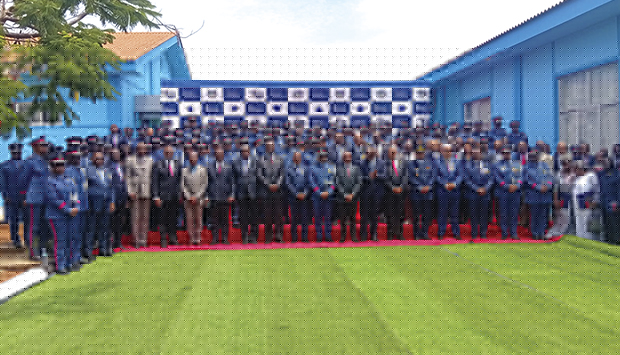 Altas patentes da Pol&iacute;cia Nacional foram condecorados com medalhas de Ordem P&uacute;blica e Servi&ccedil;os Distintos