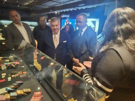 Embaixador angolano visita f&aacute;brica de medicamentos em Alexandria, Egipto  - Cedida