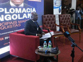 Ministro das Rela&ccedil;&otilde;es Exteriores, T&eacute;te Ant&oacute;nio, dirige palestra sobre diplomacia angolana - MIREX