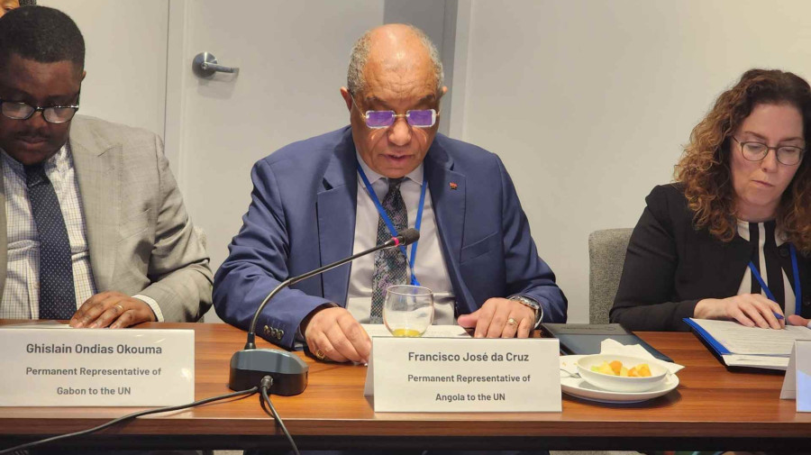 Embaixador Francisco da Cruz destaca participa&ccedil;&atilde;o de Angola em iniciativas para responder &agrave;s amea&ccedil;as &agrave; seguran&ccedil;a mar&iacute;tima