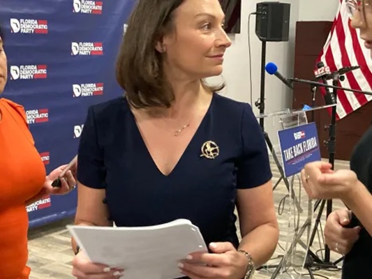 Democratas conquistam basti&atilde;o de Trump na Florida