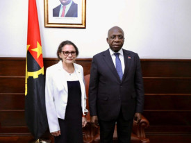 Ministro das Rela&ccedil;&otilde;es Exteriores, T&eacute;te Ant&oacute;nio, reuniu-se com a embaixadora de Fran&ccedil;a acreditada em Angola, Sophie Aubert - MIREX