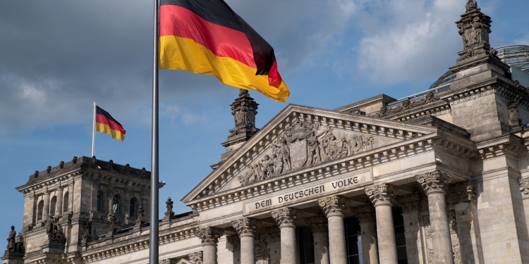 Alemanha aprova pacote para enfrentar aumento do custo do combust&iacute;vel