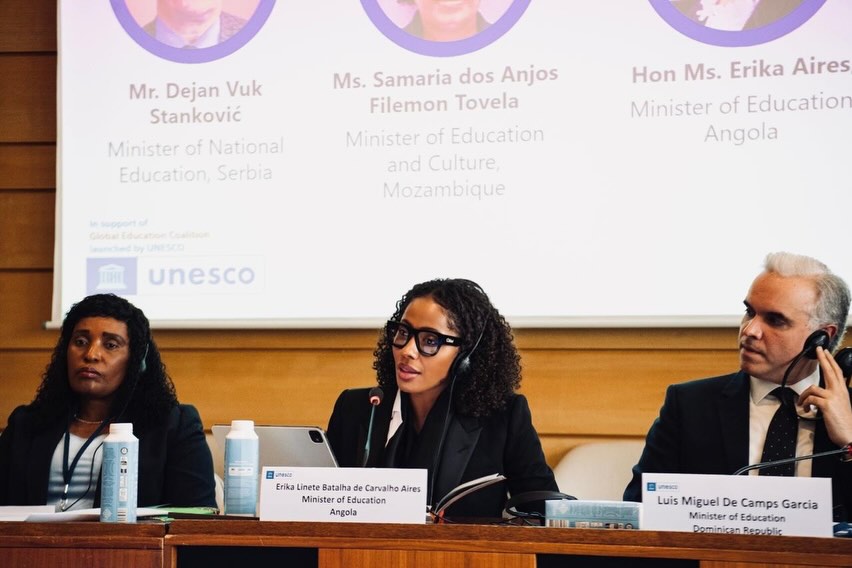 Erika de Carvalho (Ao centro)