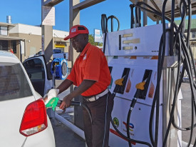 Nam&iacute;bia baixa imposto sobre combust&iacute;vel em 50% durante tr&ecirc;s meses - DR