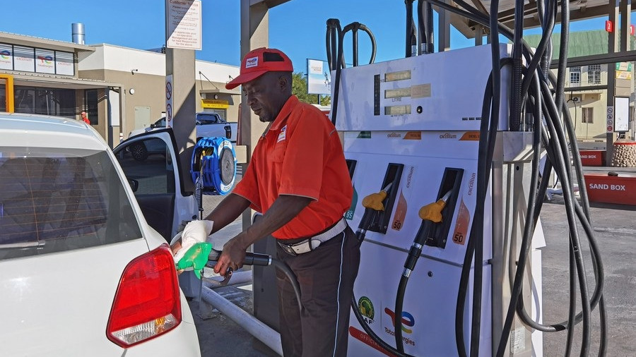Nam&iacute;bia baixa imposto sobre combust&iacute;vel em 50% durante tr&ecirc;s meses